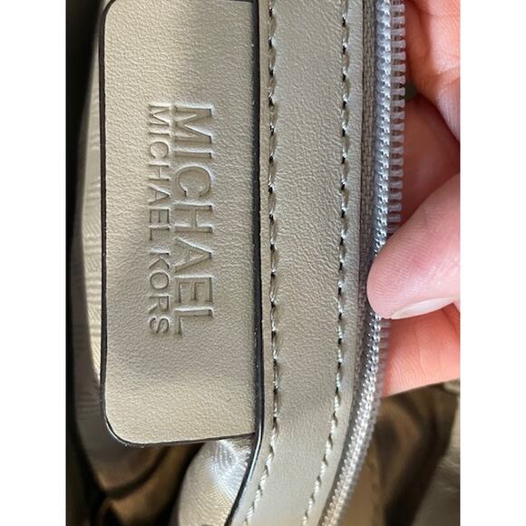 Michael Kors Hamilton Stud Quilted Purse‎ Micro-Stud Silvertone Accents - Picture 6 of 7